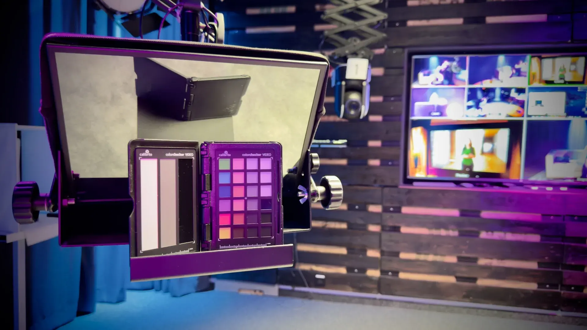 Studio – Teleprompter mit Calibrite Colorchecker für farbtreue Videoproduktionen im Studio
